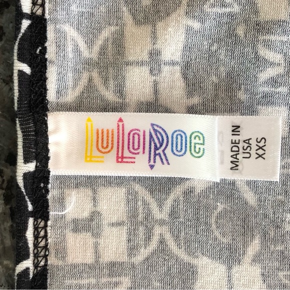 LULA ROE Black & White Geometric Print Short Sleeve Swing Top - Picture 2 of 11